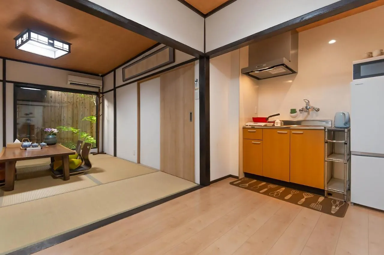 桜の宿千本 Two Rooms Two Toilets Kyoto Japan
